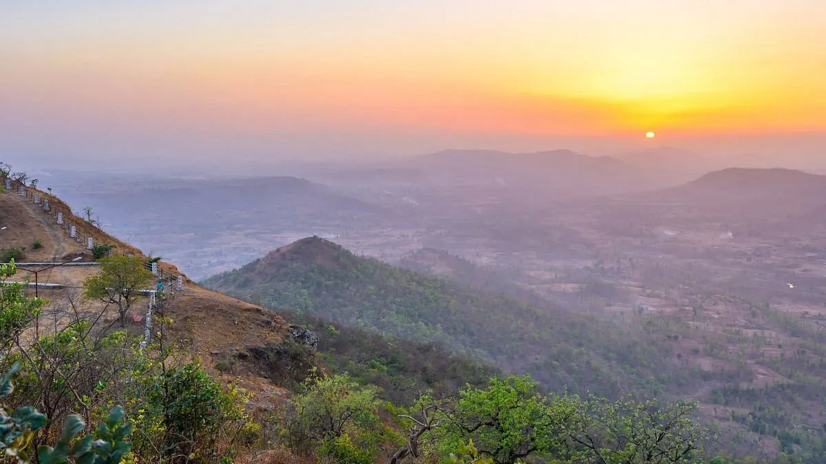 Echo point Hill Saputara